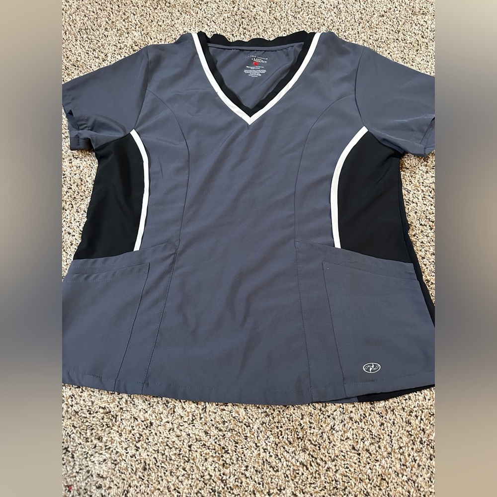 XL scrub top